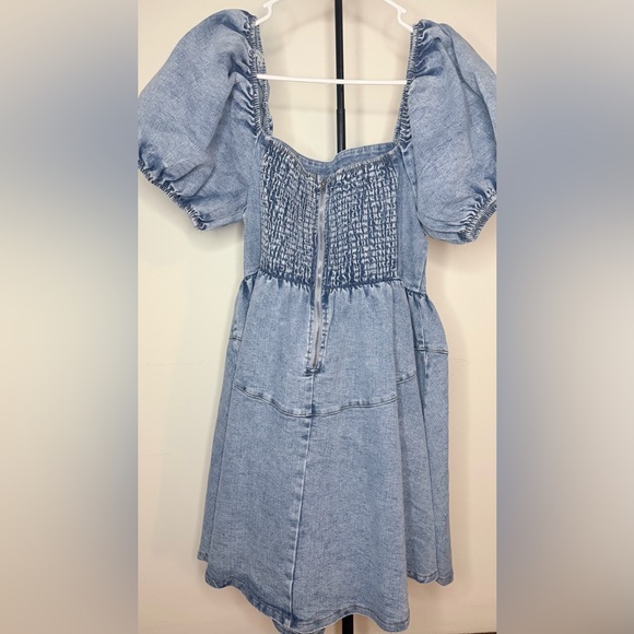 Denim Puff Sleeve Dress The fabric stretches a little. - Picture 2 of 9